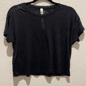 Lululemon crop top